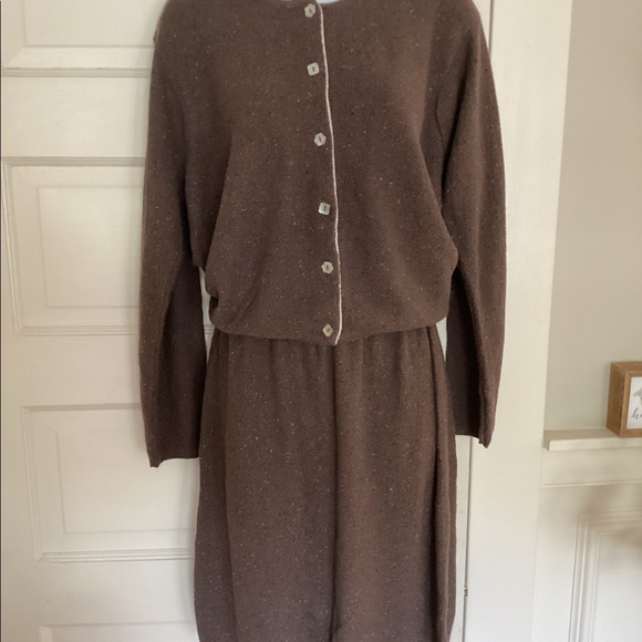 Vintage Knitted sweater and skirt soft knubby knit size med 8 - Picture 2 of 12